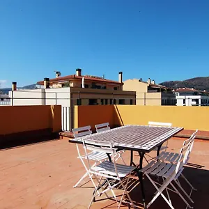 bright-2-bedroom-apartment-with-balcony.topcostabravahotels.com/